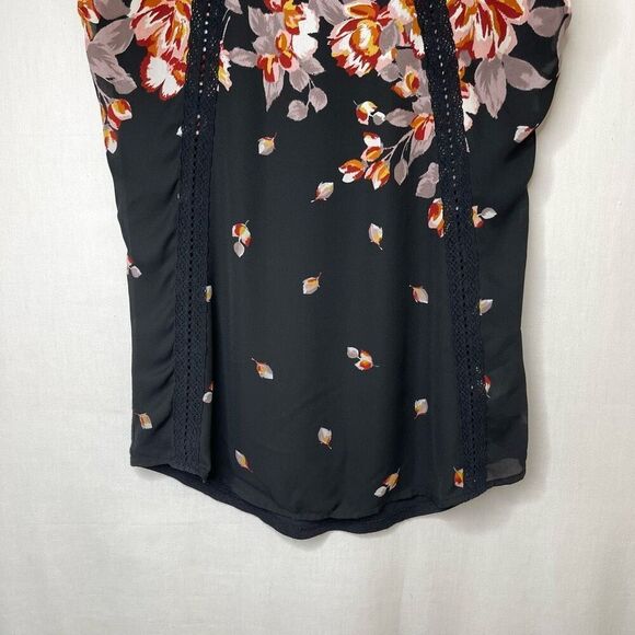 Maurices Floral Lace Cap Sleeve Blouse - XS - Picture 3 of 9